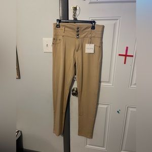 Yelete size large NWT khaki